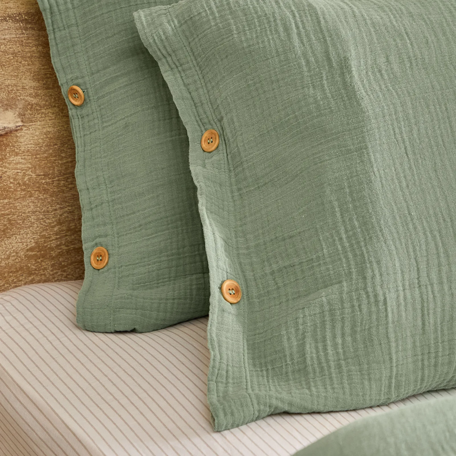 Yard Lark 100% Cotton Muslin Duvet Cover Set in Pale Green 3