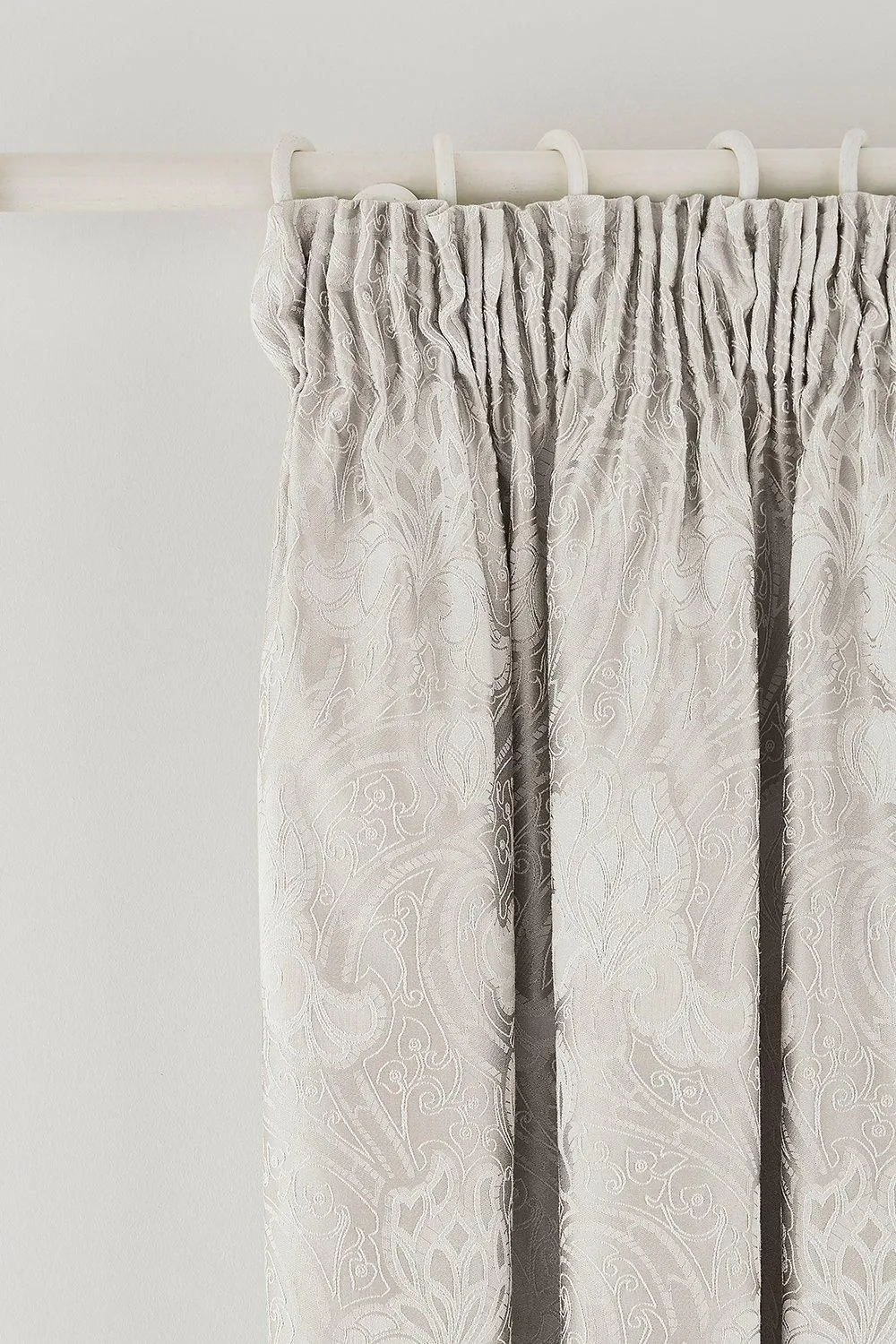 Sanderson 'Ashbee' Curtains 66X72 in Beige 3