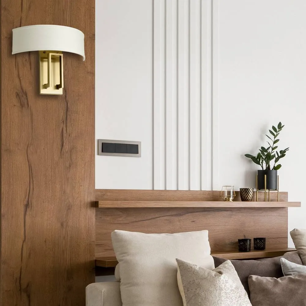Netlighting Hinkley Hampton Wall Lamp with Shade Classic Brushed Brass 2x E14 in Yellow 2