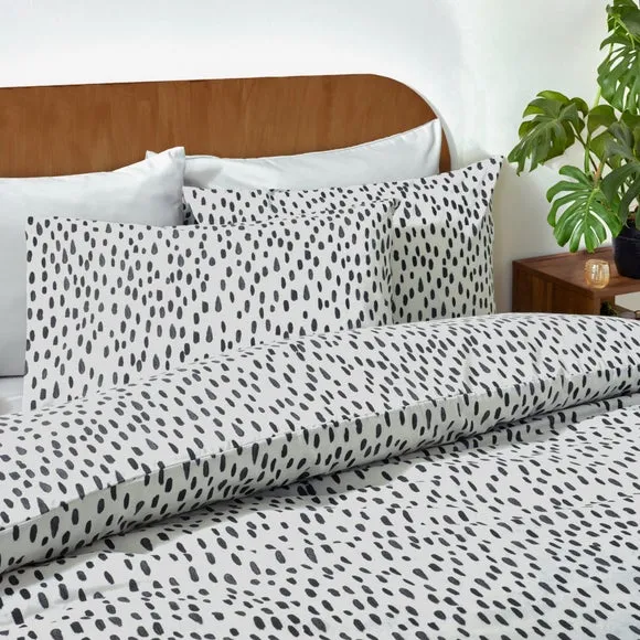furn. Dottie Duvet Cover and Pillowcase Set 2