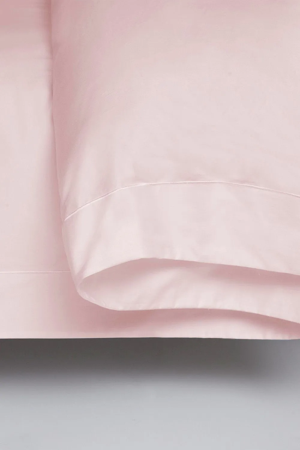 Belledorm Egyptian Cotton 400 Thread Count Oxford Duvet Cover in Dark Pink 1