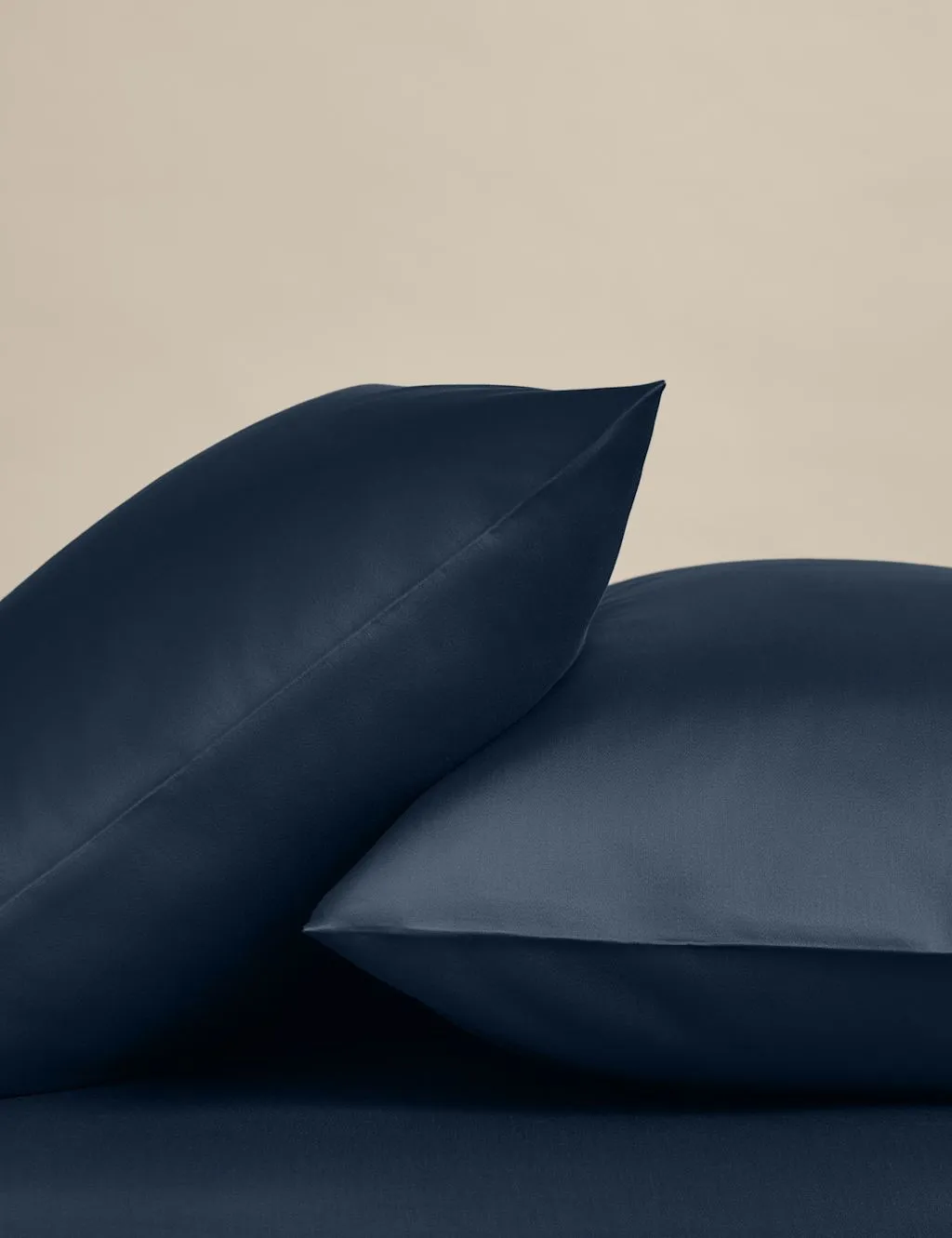 M&S 2 Pack Egyptian Cotton 400 Thread Count Silky Pillowcases Navy