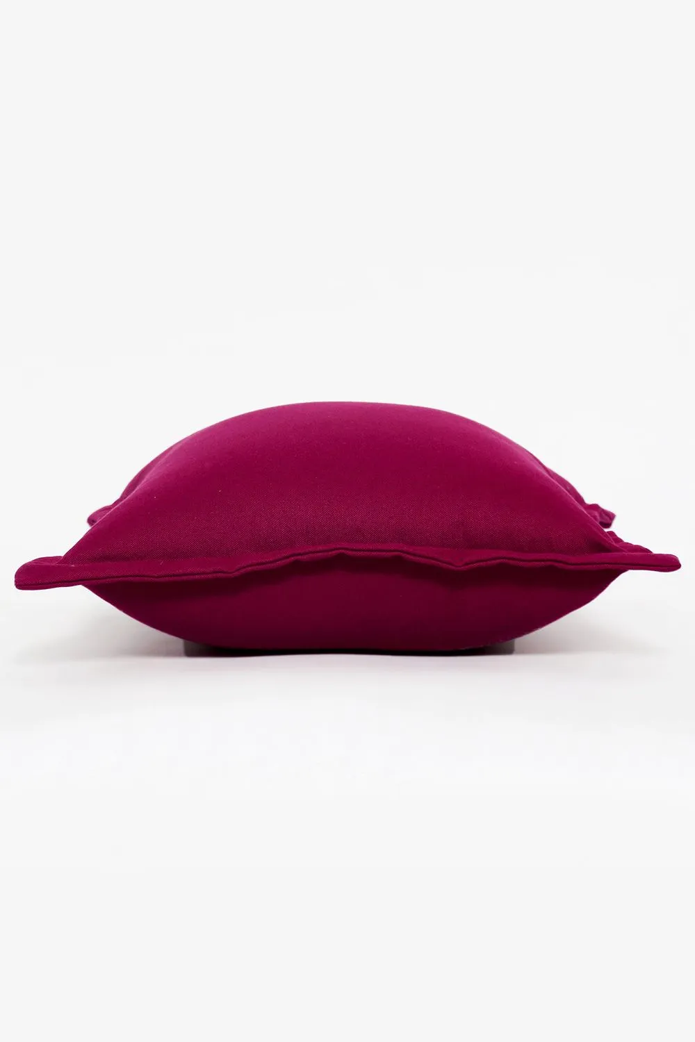 Homescapes Luxury Waterproof Plain Outdoor Cushion 45 x 45 cm, Set of 2 in Red 4