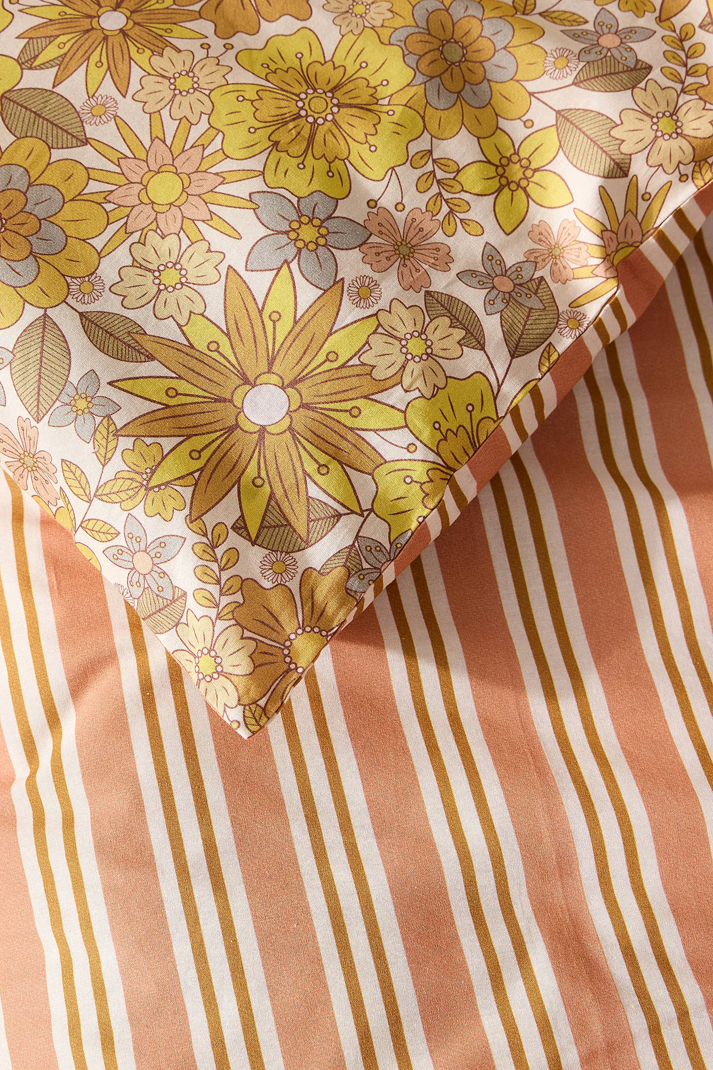 Clara Retro Mustard Reversible Duvet Set - Dark Yellow 4