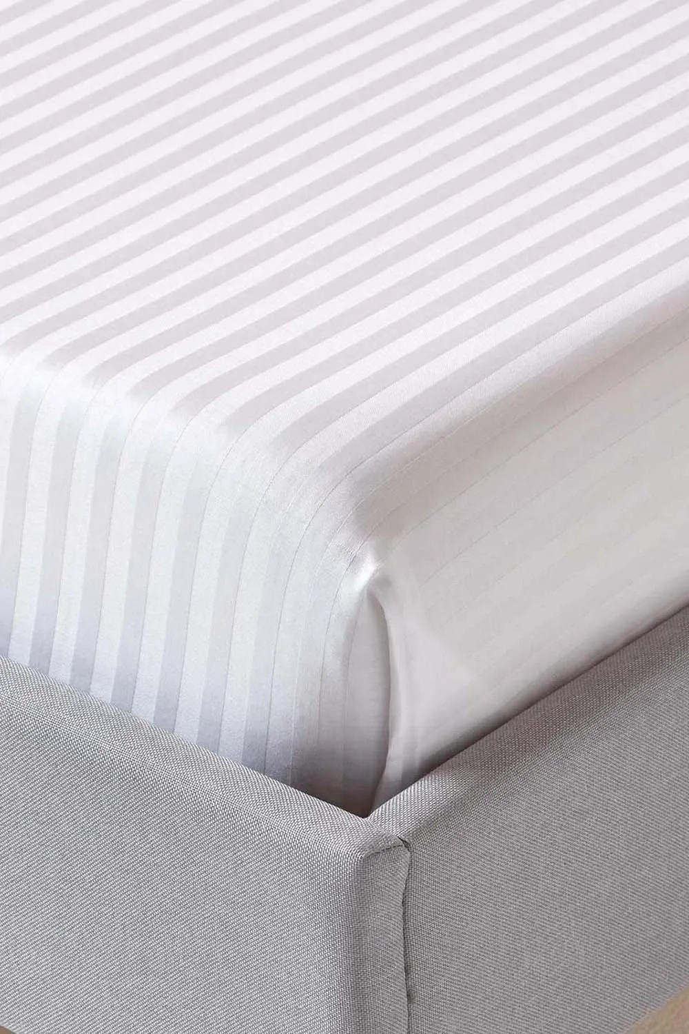 Homescapes Egyptian Cotton Satin Stripe Flat Sheet 330 Thread Count in White 2