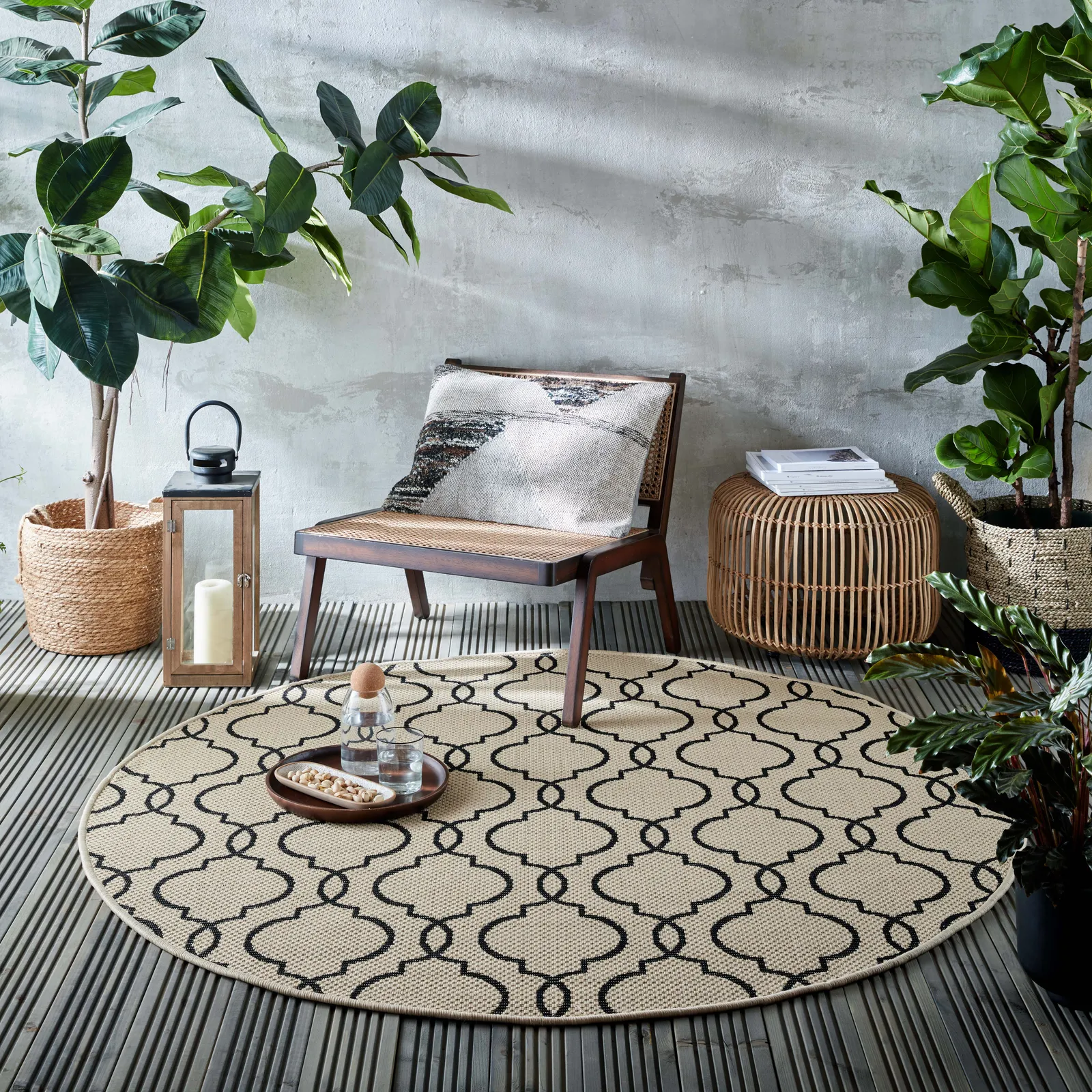 Milan Indoor Outdoor Circle Rug Milan Beige and Black