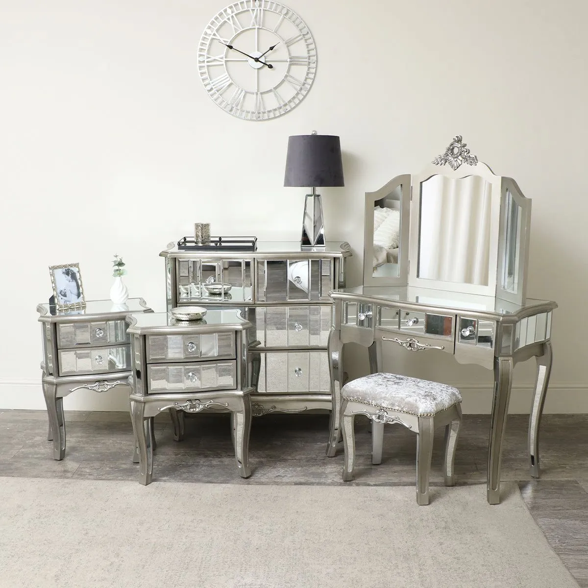 Melody Maison Silver Mirrored Bedroom Furniture, Chest Of Drawers, Dressing Table Set & Bedside Tables - Tiffany Range in Metallic Silver