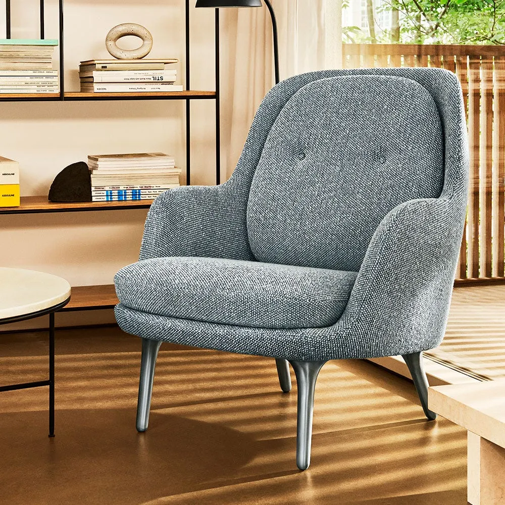 Fritz Hansen Fri Lounge Chair Beige Fabric Aluminium Legs 4