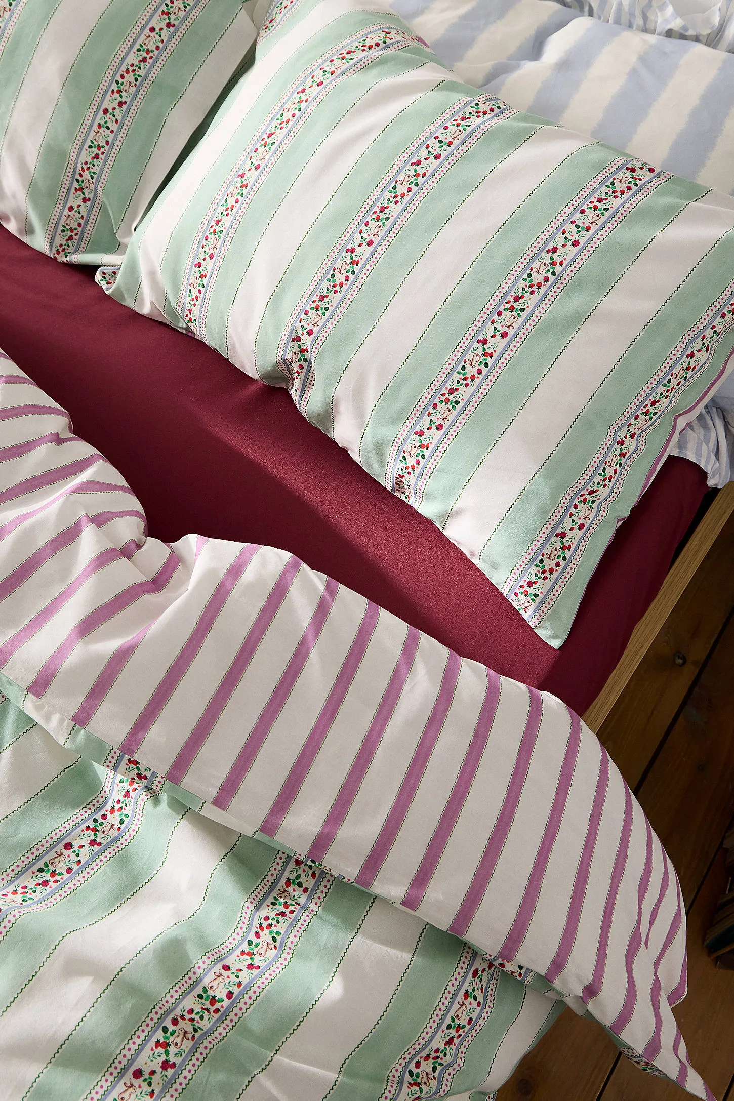Bunnies & Berries Reversible Duvet Set 3