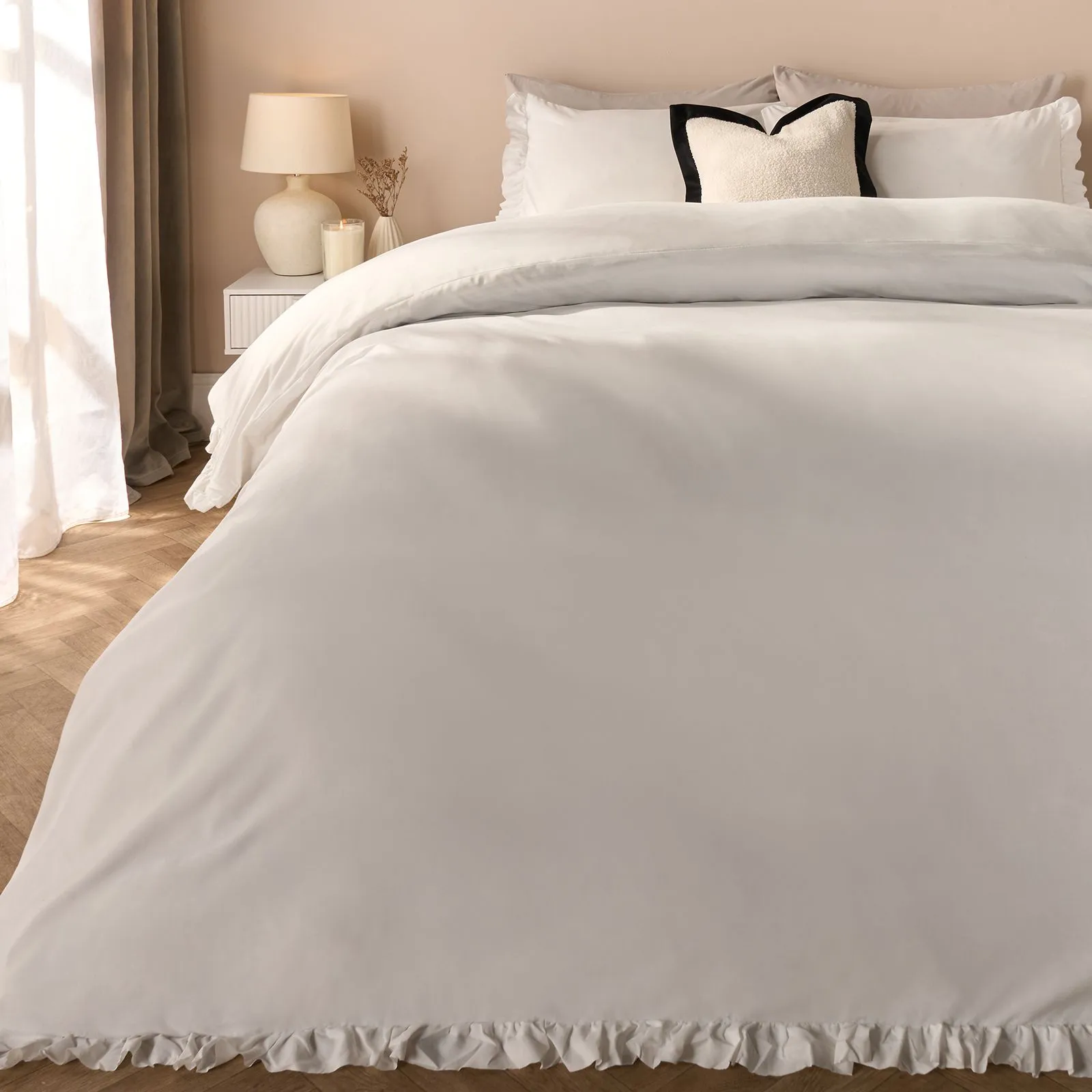 OHS Frill Edge Decor Duvet Cover with Pillowcase Bedding Set in White