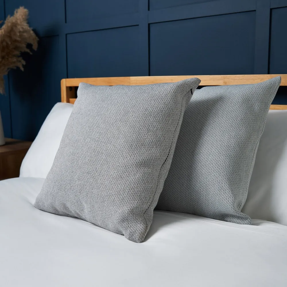 Snow Fleece Cushion, Silver 1