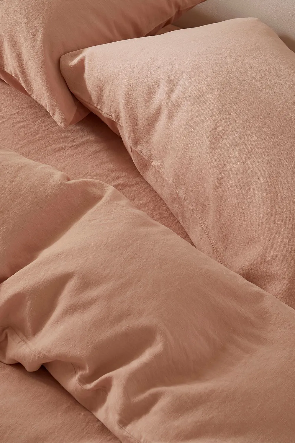 Martex Touch of Linen Housewife Pillowcase Pair in Pale Pink 3