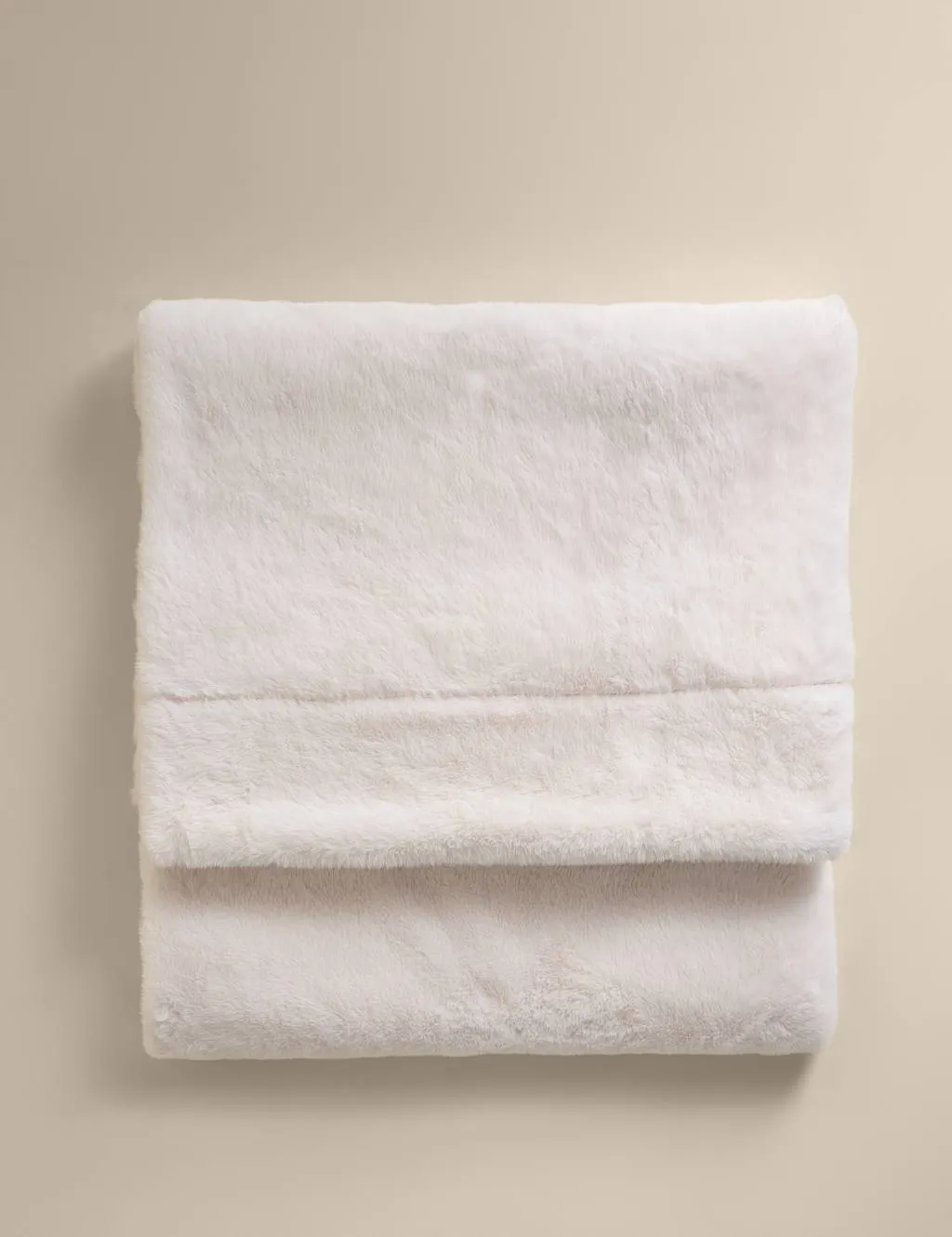M&S Supersoft Faux Fur Large Throw Ivory