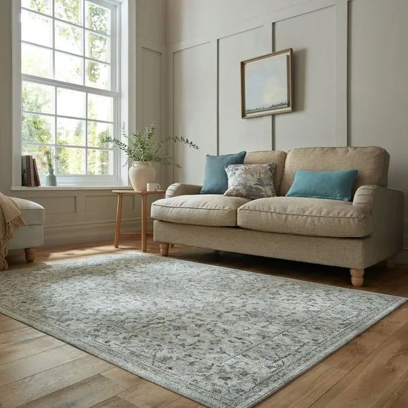 Beatrix Traditional Floral Rug