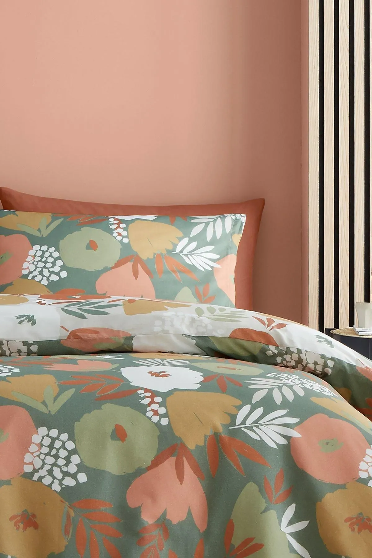Fusion 'Yasmin' Abstract Floral Easycare Duvet Cover Set in Green 2
