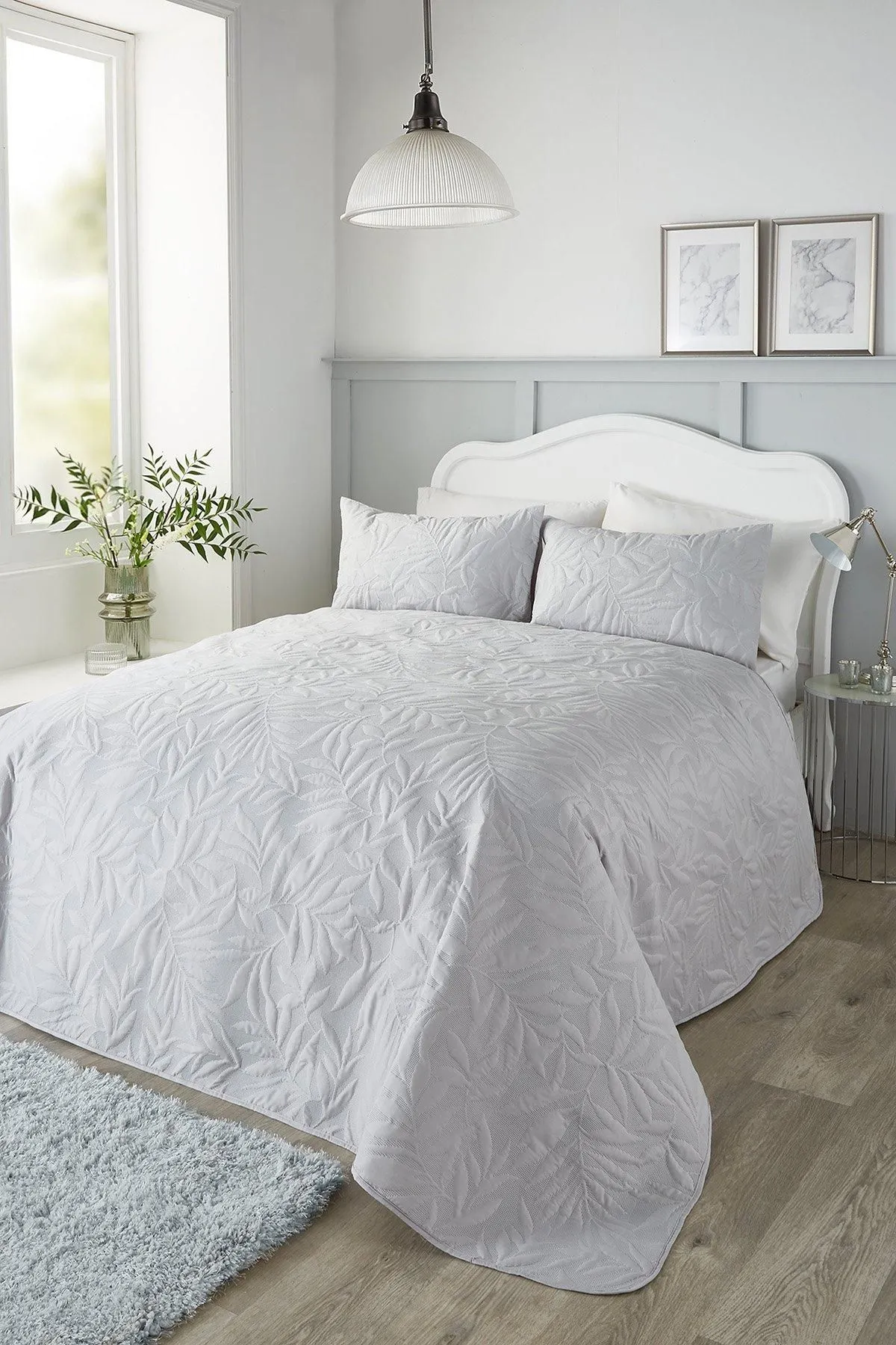 Serene 'Luana' Floral Pinsonic Microfibre Warm & Cosy Bedspread in Silver