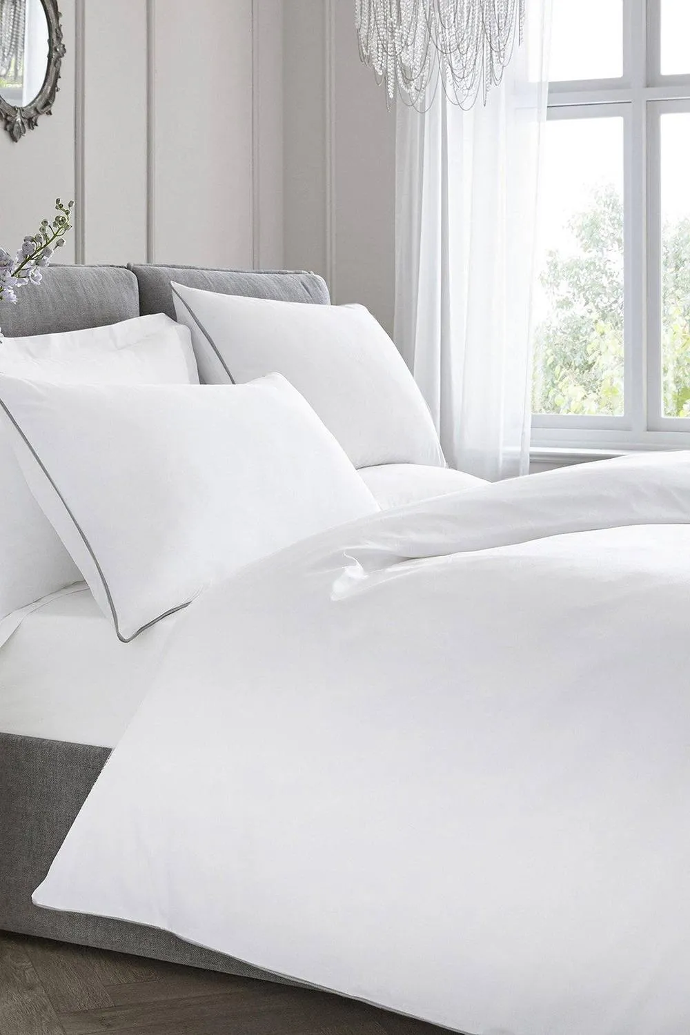Appletree 'Premium 200TC Plain Dye' Hotel Quality 100% Percale Cotton Duvet Cover Set in White