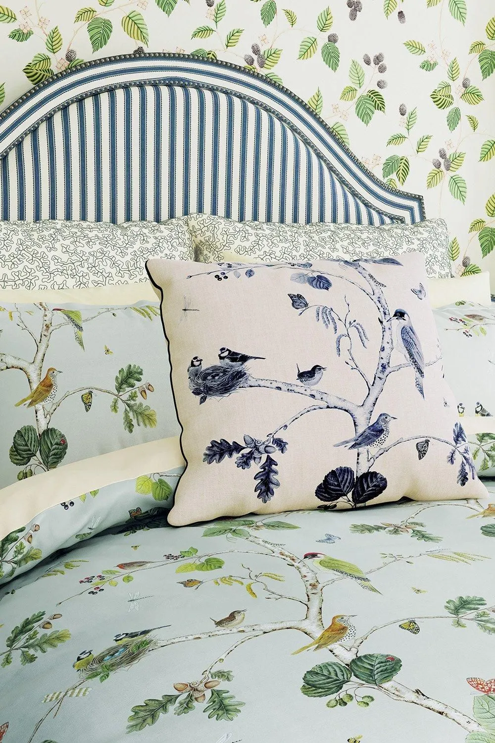 Sanderson 'Woodland Chorus' Square Pillow Case Pair in Light Blue 2