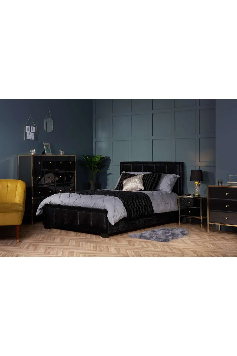 Birlea Fenwick Merchant Chest Black & Gold 3