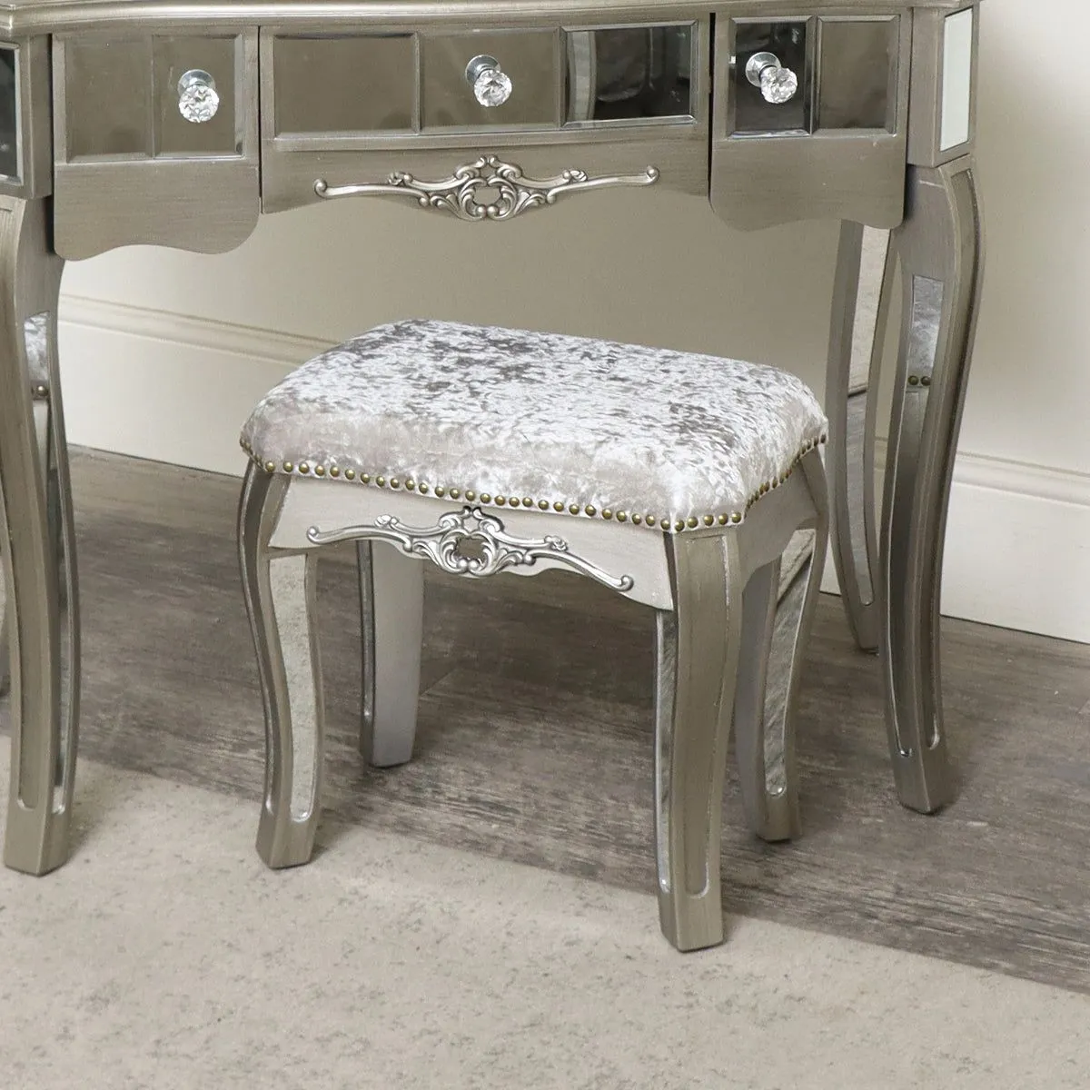 Melody Maison Ornate Mirrored 3 Drawer Dressing Table, Stool & Mirror Bedroom Furniture Set - Tiffany Range in Metallic Silver 5