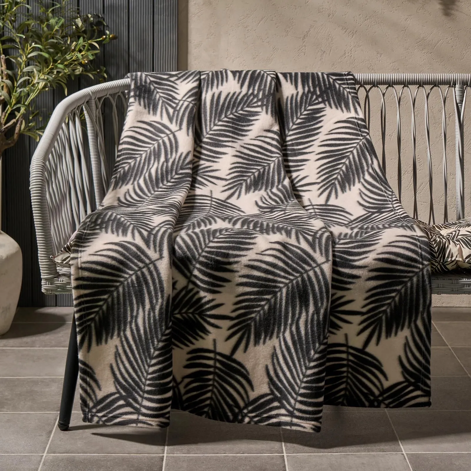 OHS Palm Leaf Throw Over Bed Blanket Soft Garden Chair Fleece Warm Travel Bedspread in Natural