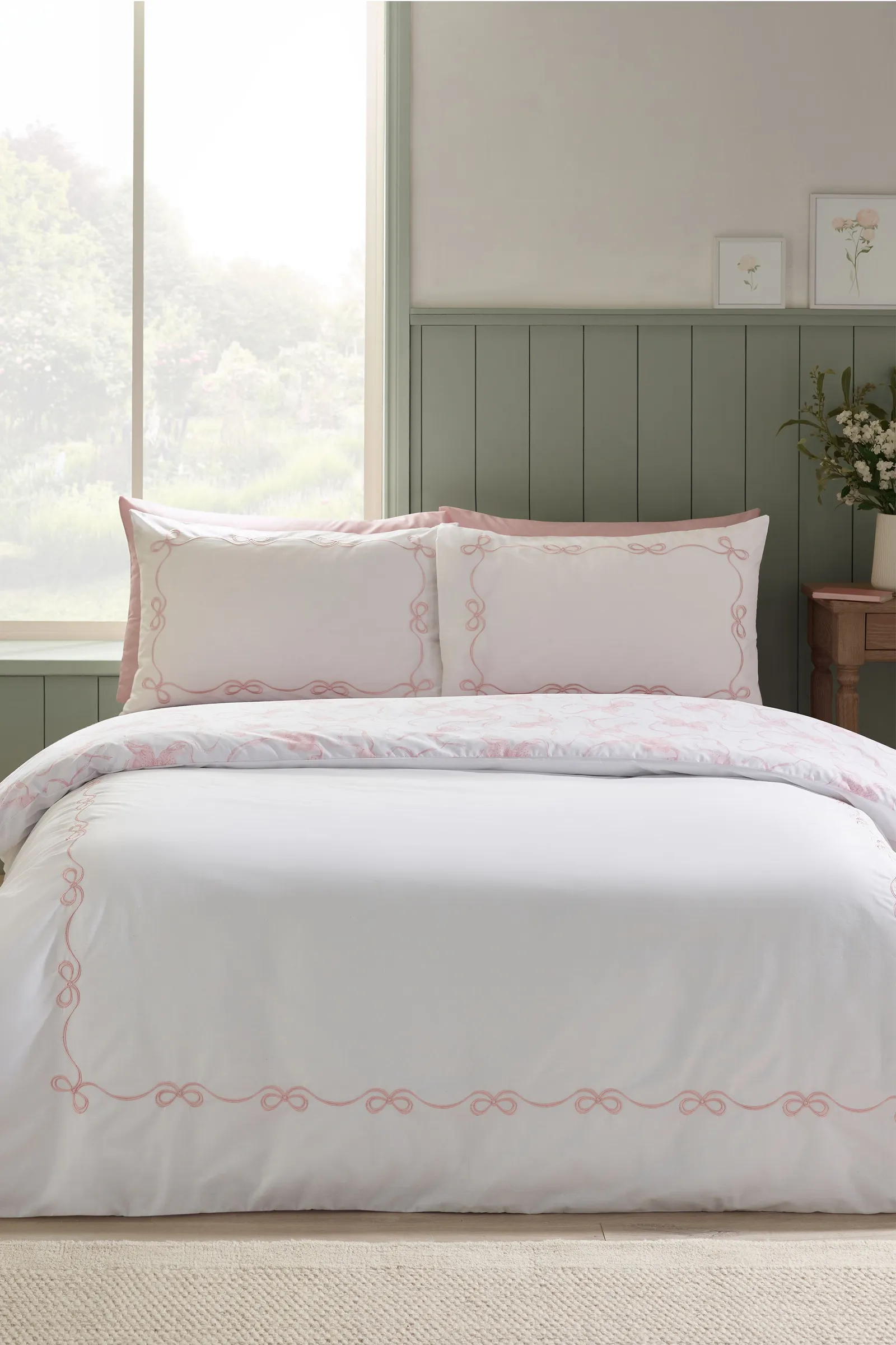 Catherine Lansfield Bow Embroidery Duvet Cover Set in Pink