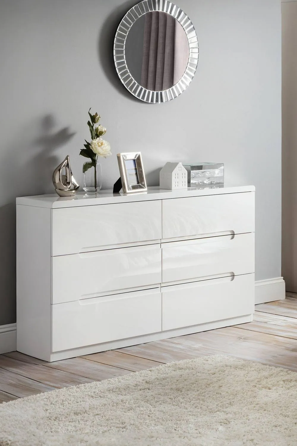 Julian Bowen Manhattan 6 Drawer Wide Chest in White