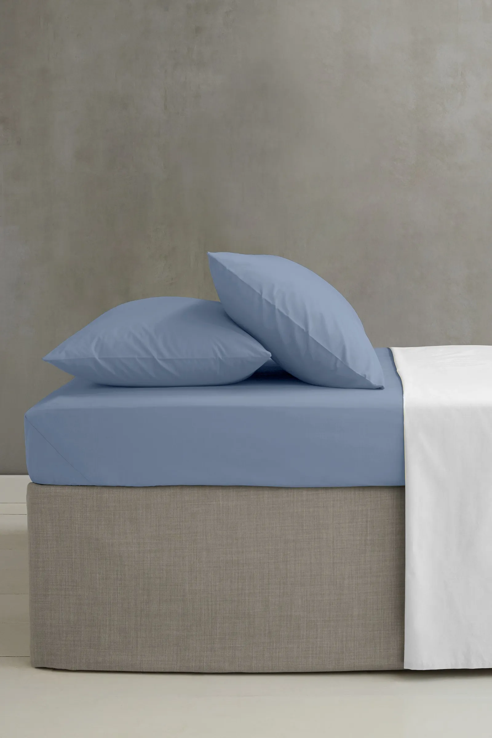 Catherine Lansfield 'Easy Iron Percale' Standard Pillowcase Pair in Blue 2