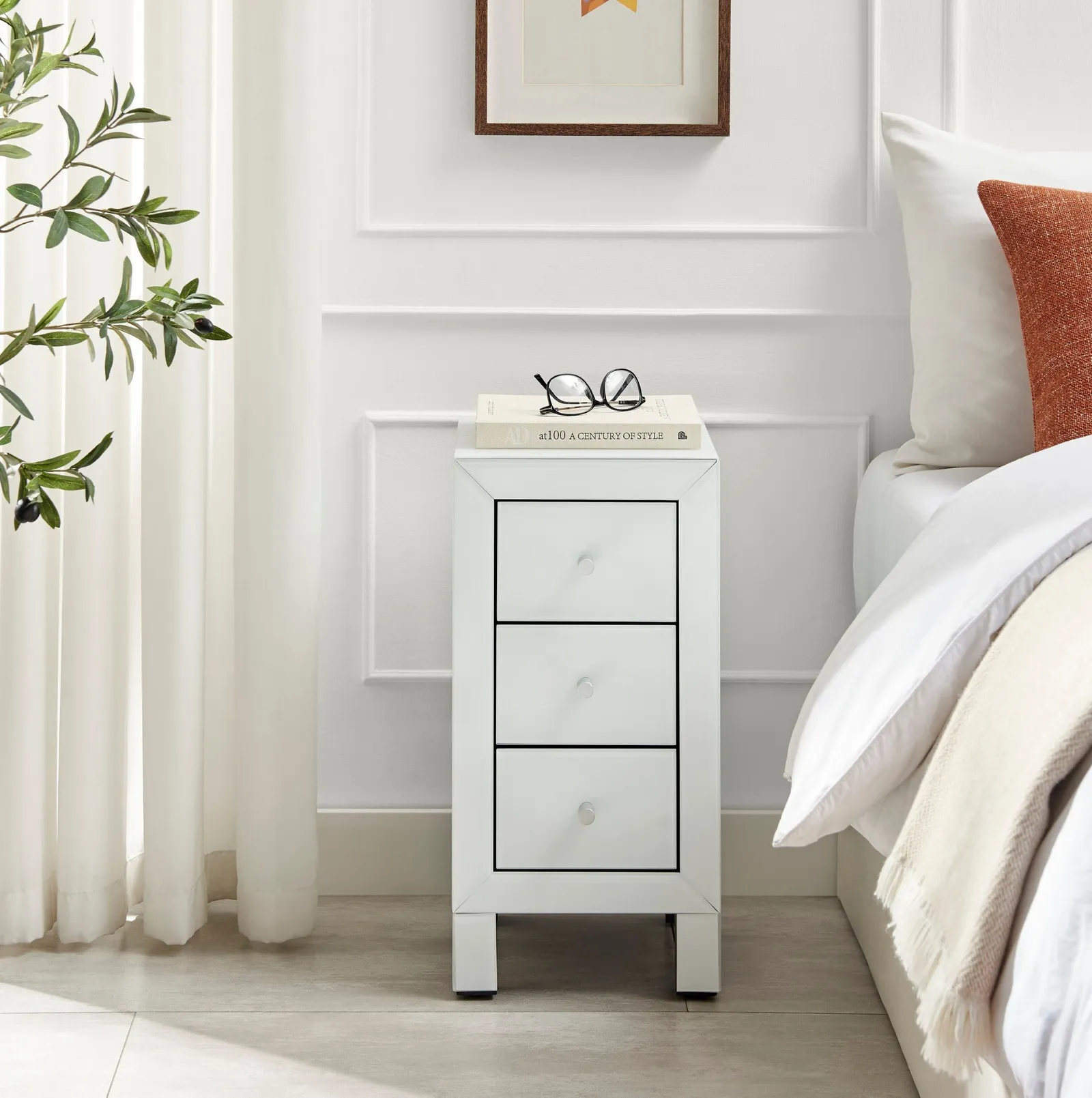 FurnitureboxUK Lexi Small Slimline 3 Drawer Wooden Bedside Table With A Modern Mirrored Finish in White 2
