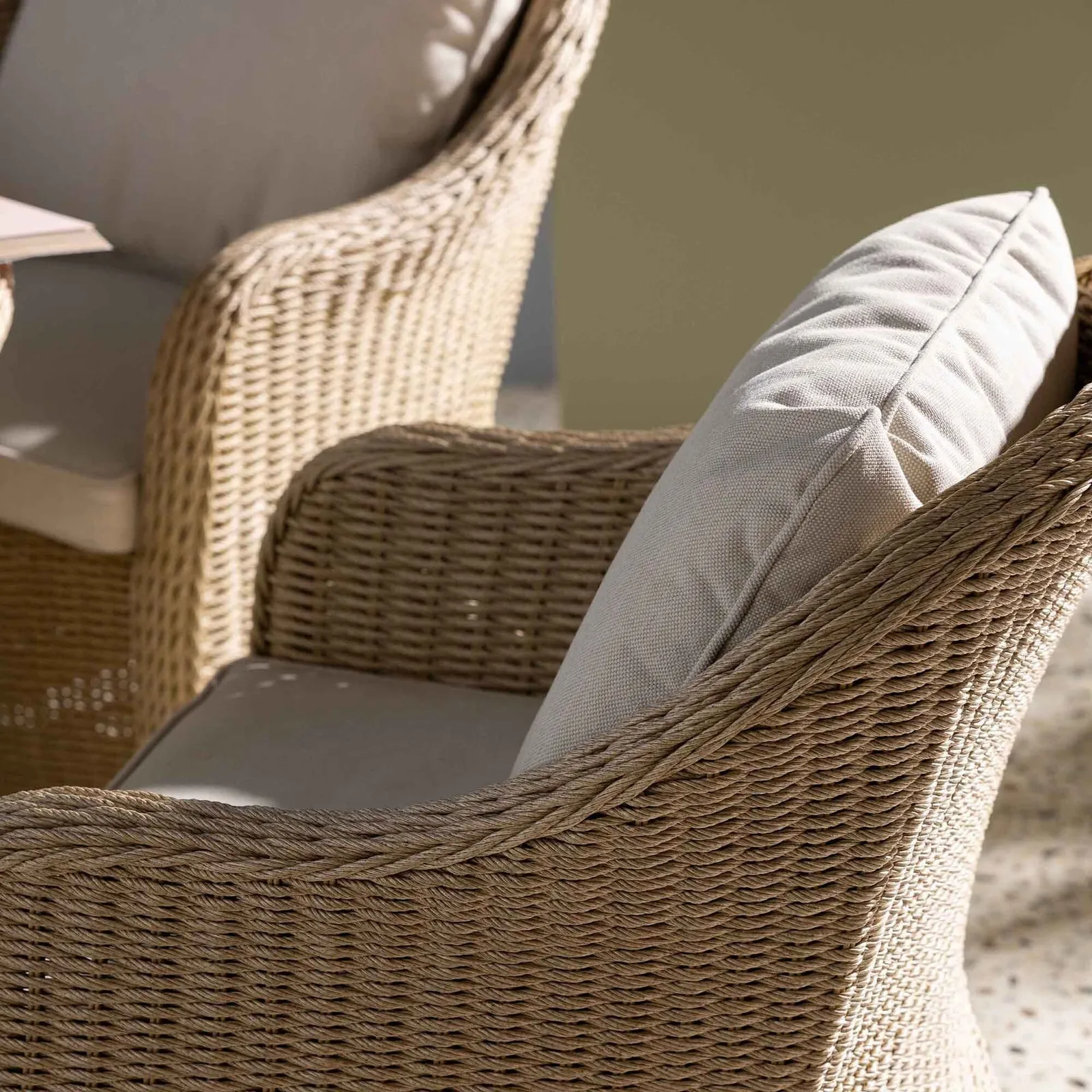 Garda 4 Seat Round Dining Set, Rattan, Neutral | Barker & Stonehouse 3