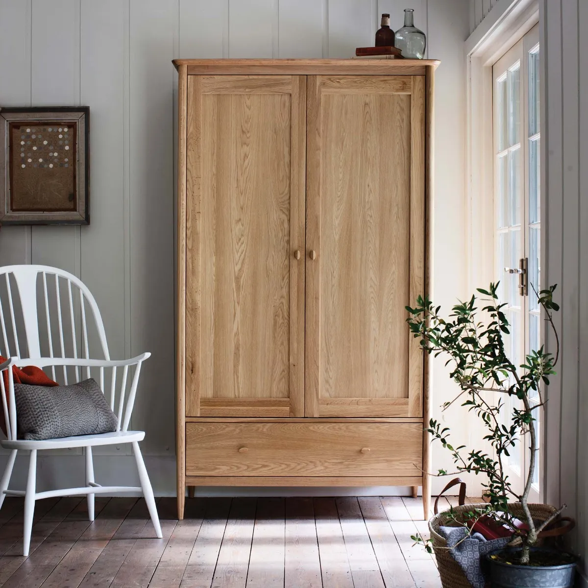 Ercol Teramo 2 Door Wardrobe, Brown Oak | Barker & Stonehouse 2