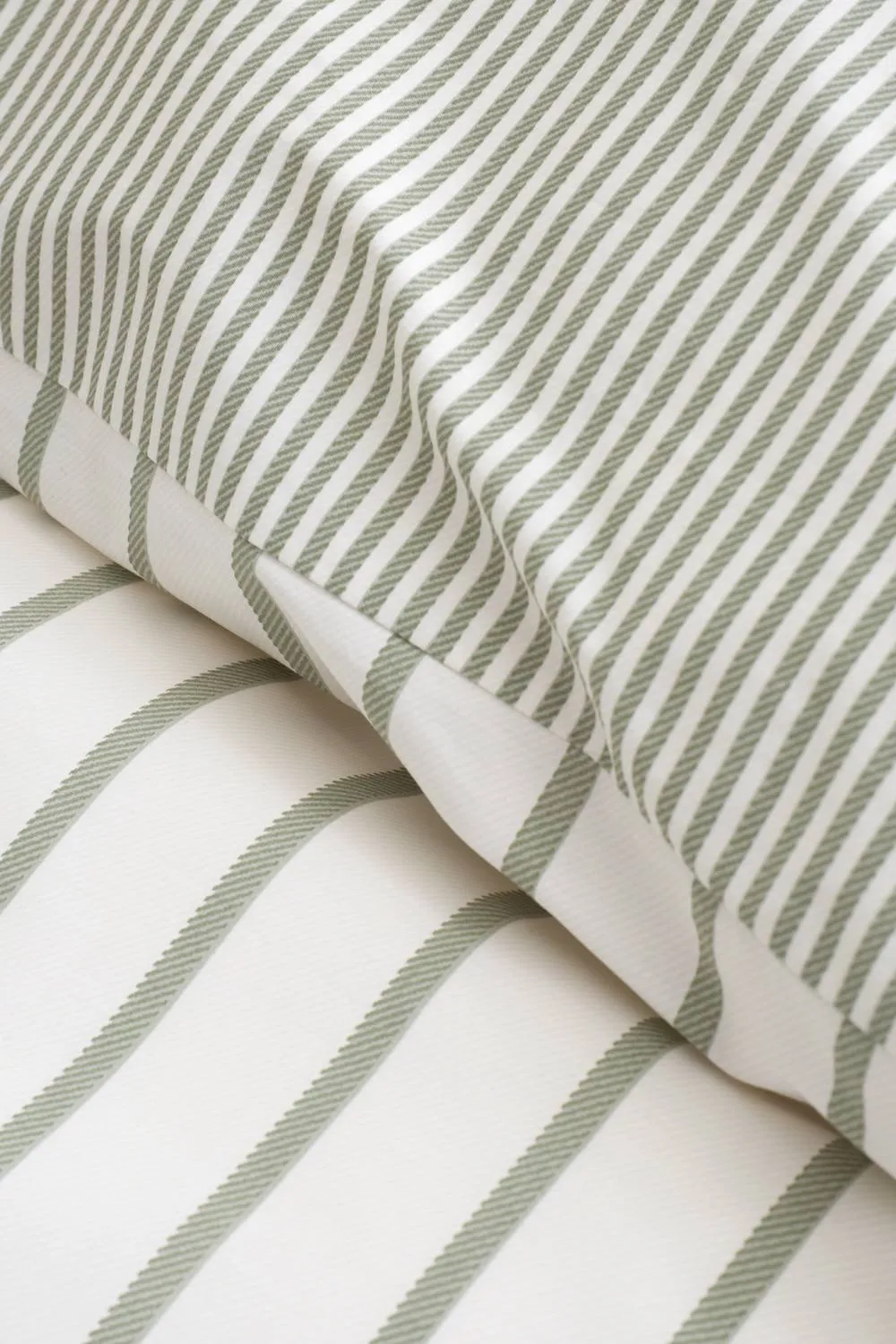 Bianca 'Hampton Stripe' 200 Thread Count Cotton Reversible Duvet Cover Set in Green 4