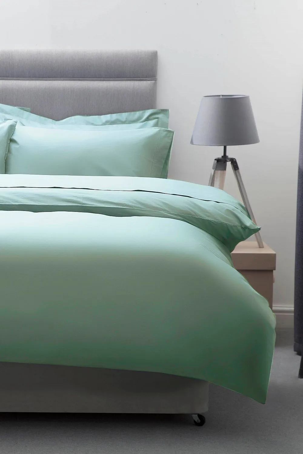 Belledorm Egyptian Cotton 200 Thread Count Duvet Cover in Light Green 1