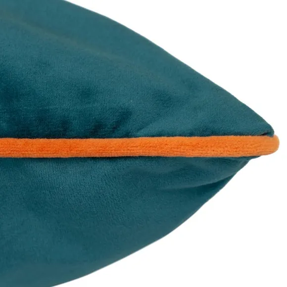 Furn. Square Cushion 4