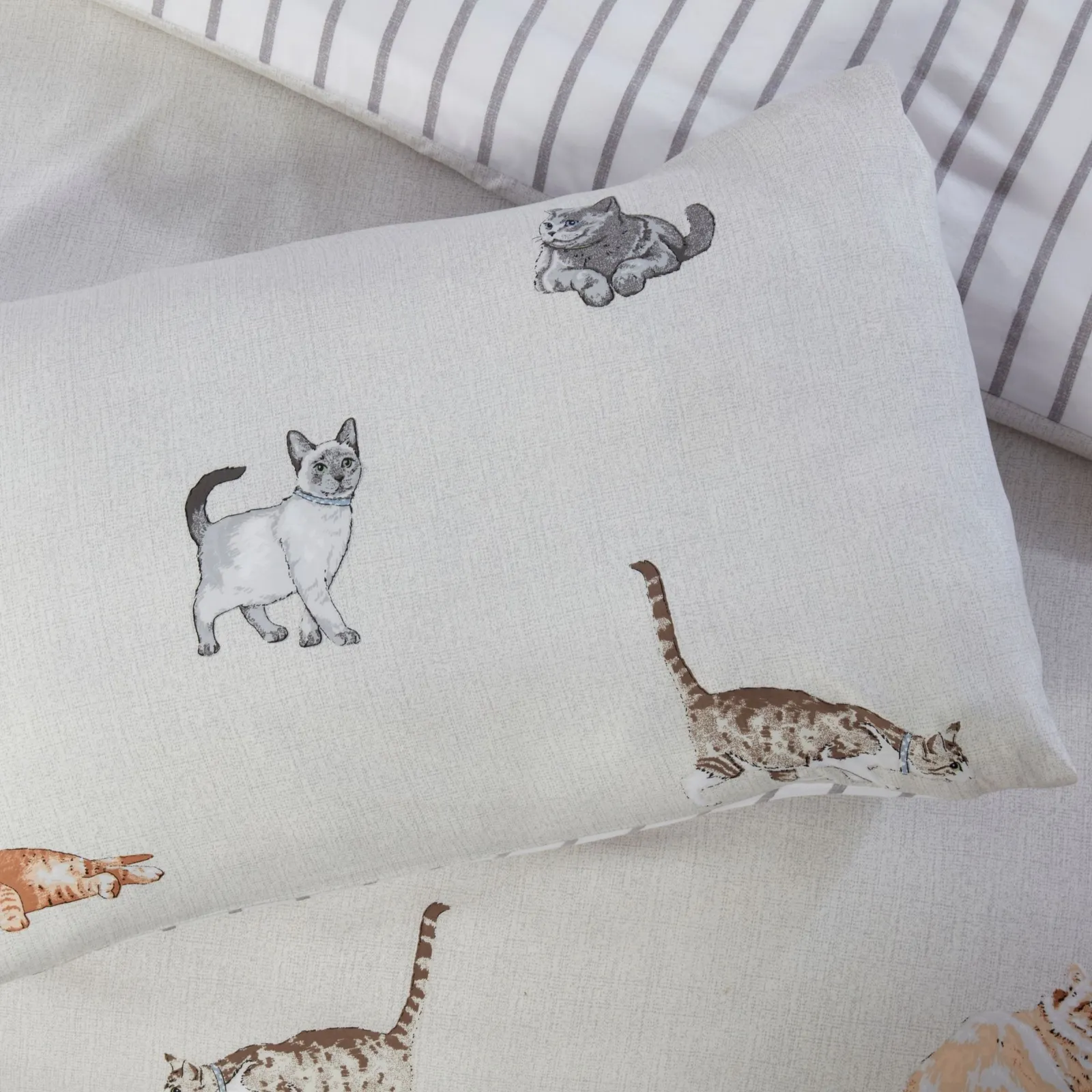 Rapport Home Purrrfect Microfibre Duvet Set King Natural, Grey 2