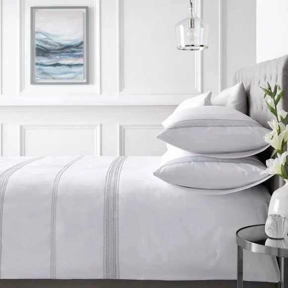 Appletree Boutique Embroidered Band 200 Thread Count 100% Cotton Duvet Cover & Pillowcase Set