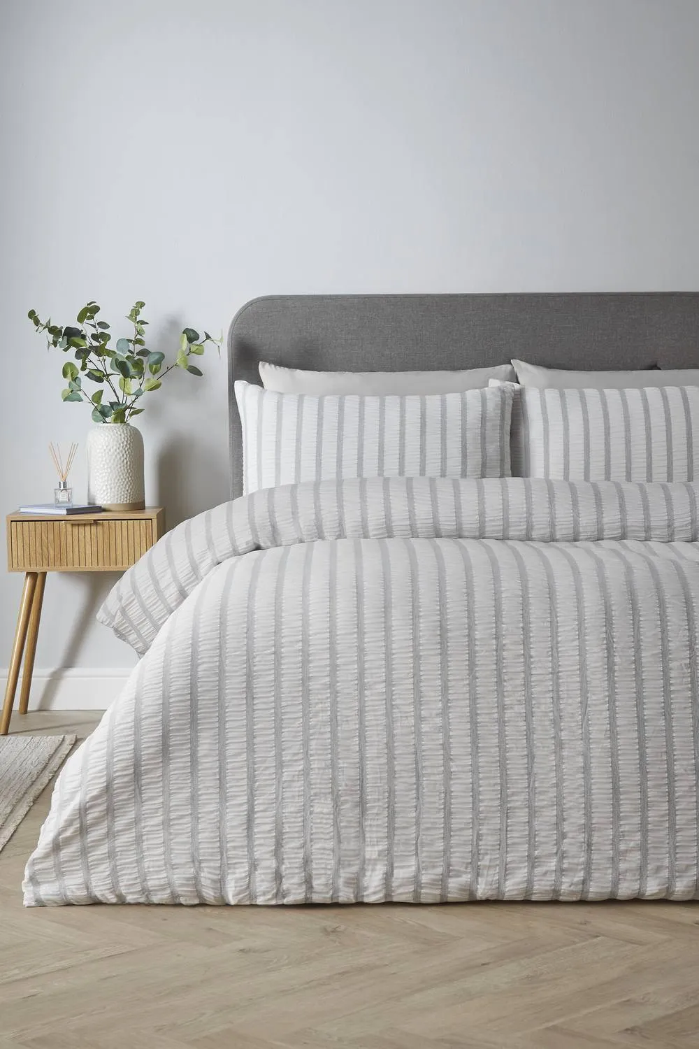 Catherine Lansfield 'So Soft Seersucker Stripe' Duvet Cover Set in Grey 1