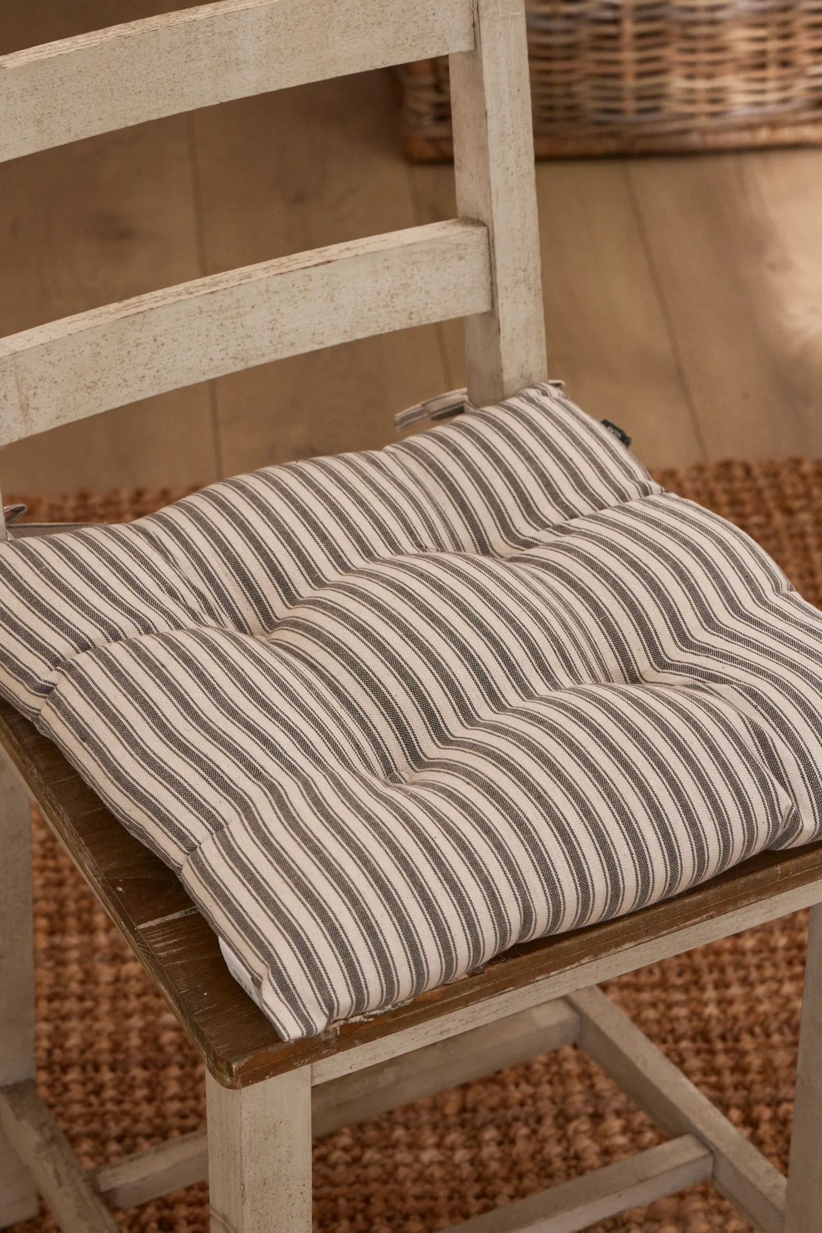 Dibor Set of 2 Grey Striped Indoor Dining Chair Seat Pad Cushions L40cm x W40cm 3