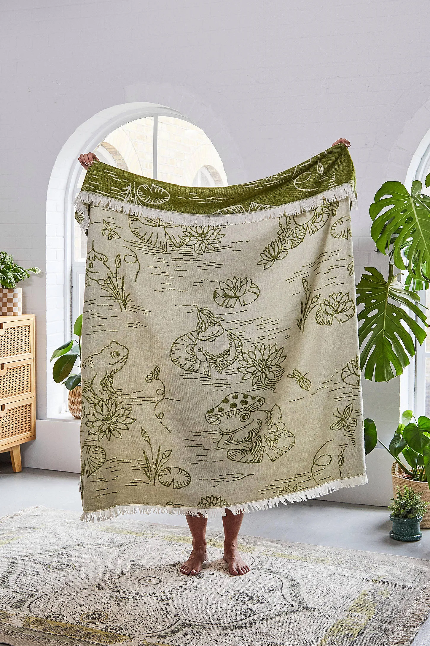 Froggy Toile Throw - Green