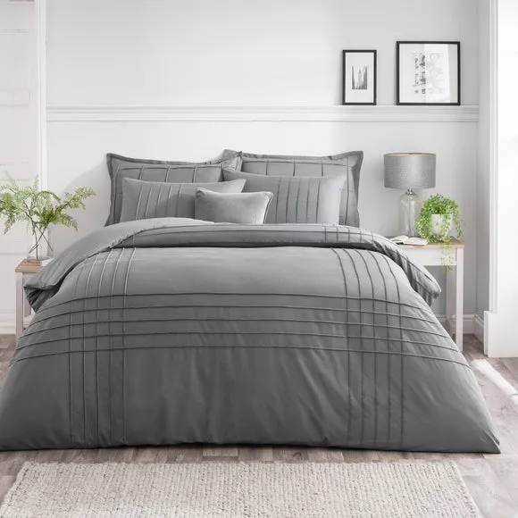 Jessa Pintuck Duvet Cover & Pillowcase Set 1