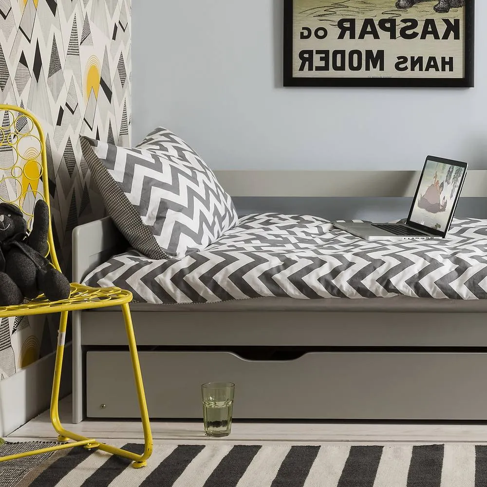 Nöa and Nani Hove Day Bed with Pullout Trundle in Silk Grey 4