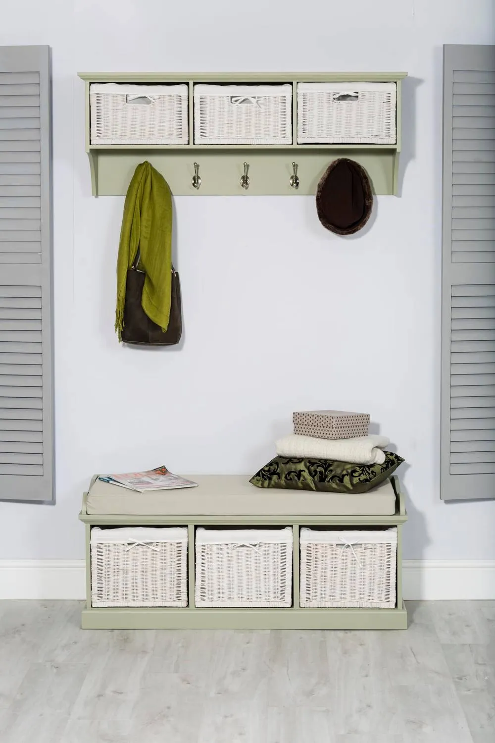 Statement Furniture Tetbury 3 White Wicker Basket & Cream Cushion Hallway Set in Light Green 3