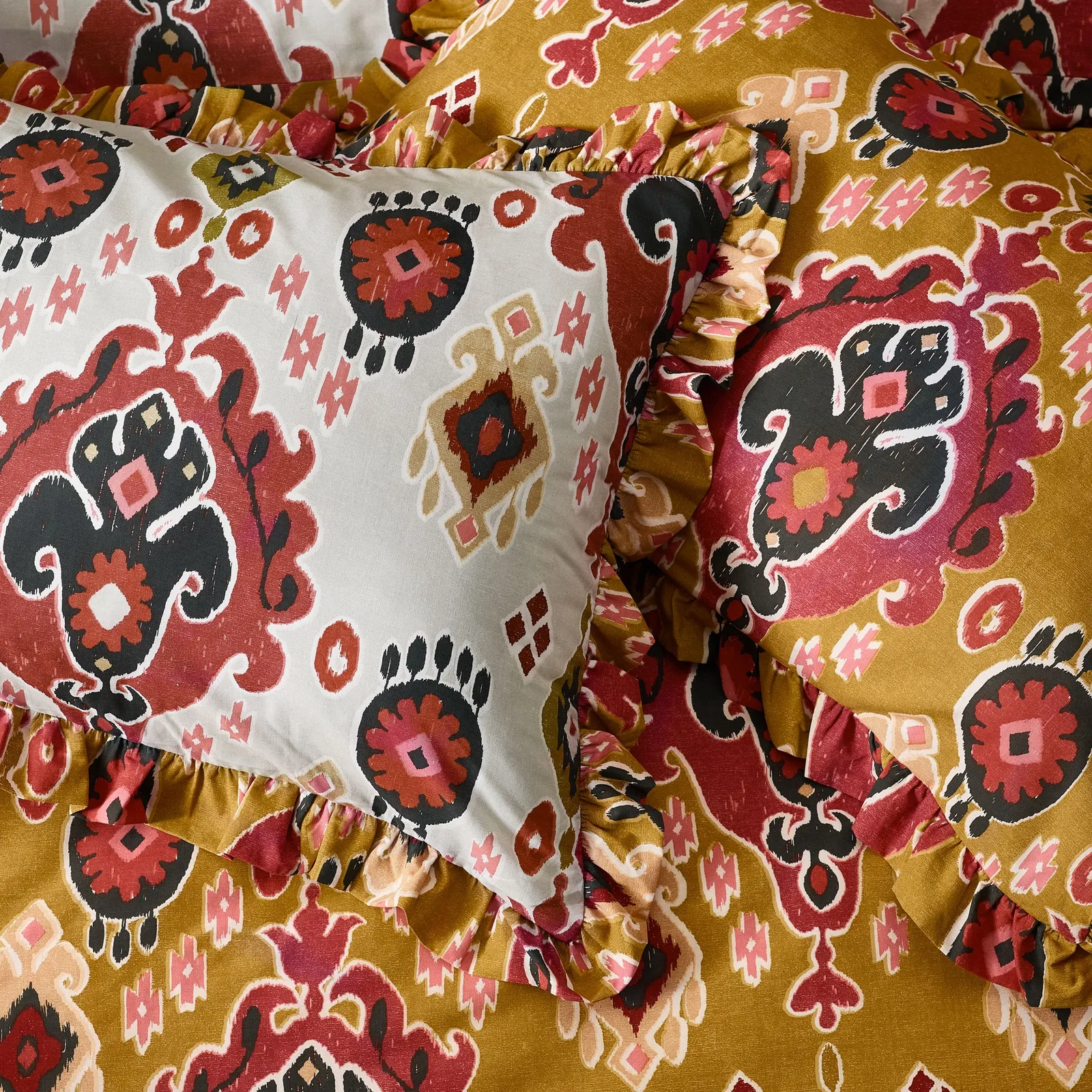 Paoletti Dawson Ikat Reversible Duvet Set in Amber 3