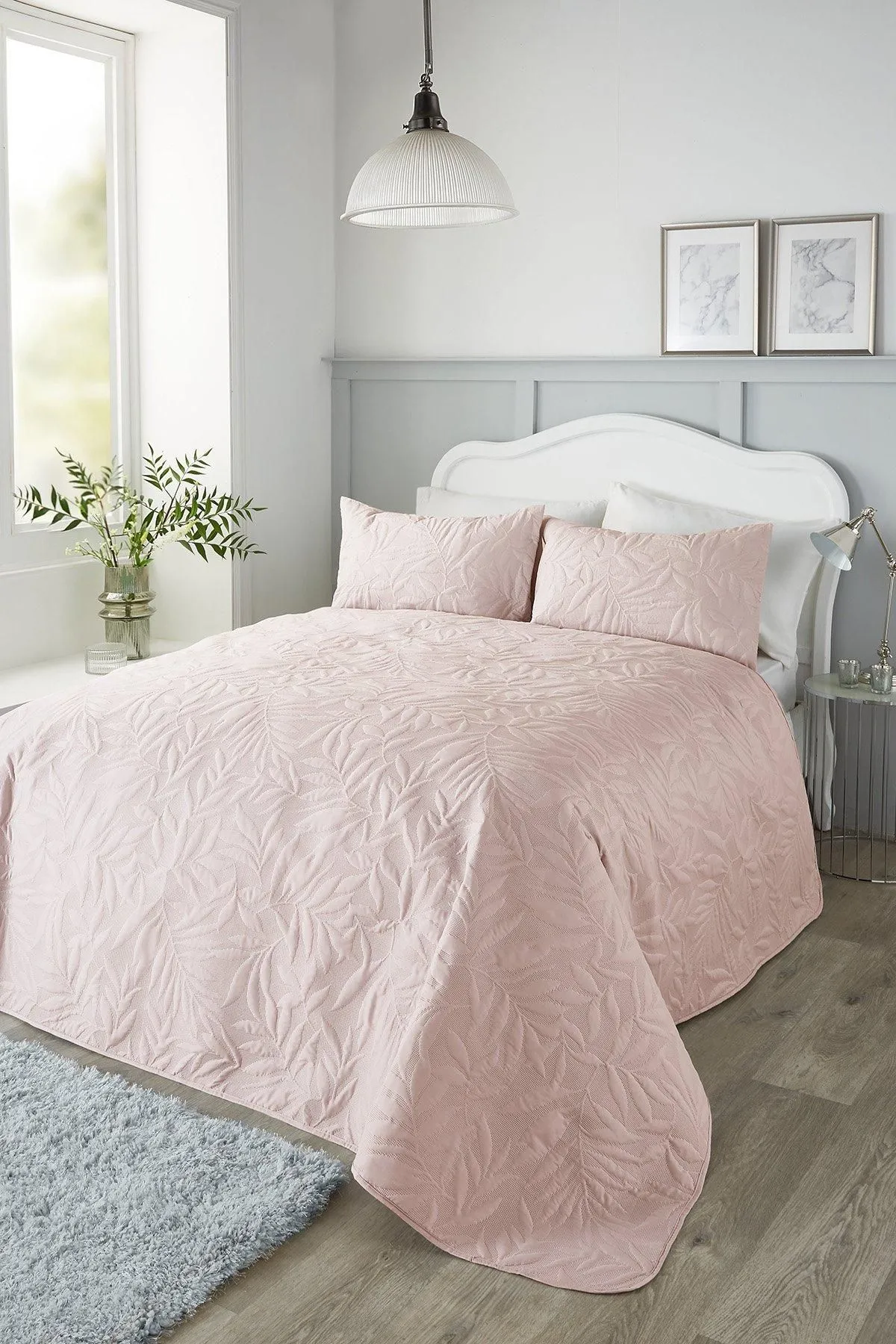 Serene 'Luana' Floral Pinsonic Microfibre Warm & Cosy Bedspread in Rose