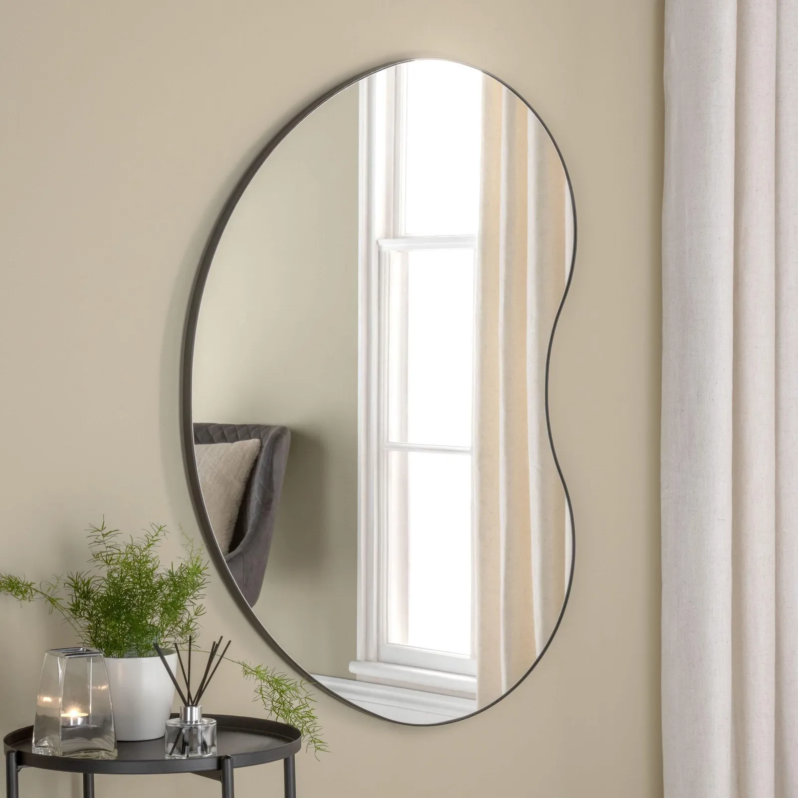 Yearn Mirrors Large Pebble Mirror black 111x81cm