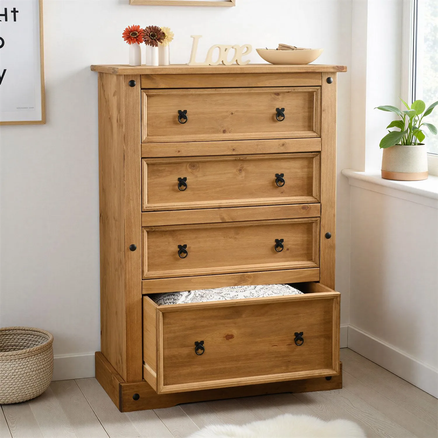 Seconique Corona 4 Drawer Chest in Natural