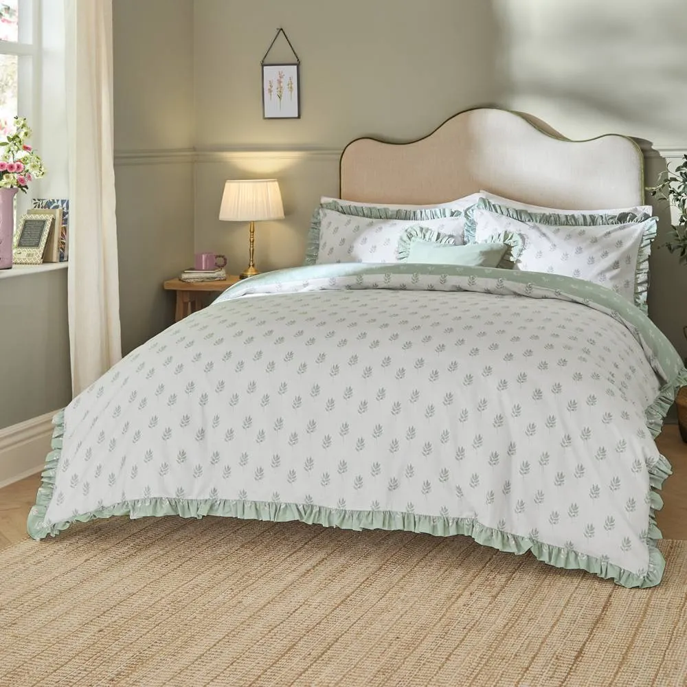 Wylder Ava Leaf Print Reversible Duvet Cover Set in White