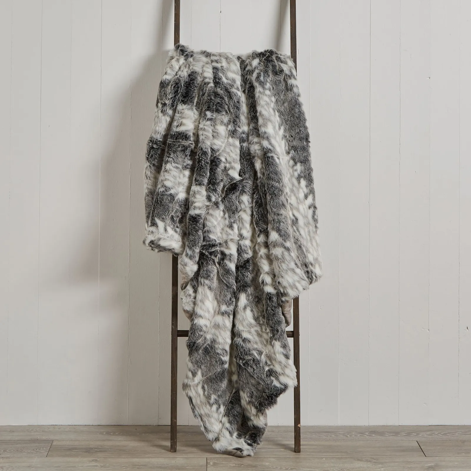 5A Fifth Avenue Deer Faux Fur 150cm x 200cm Throw Natural