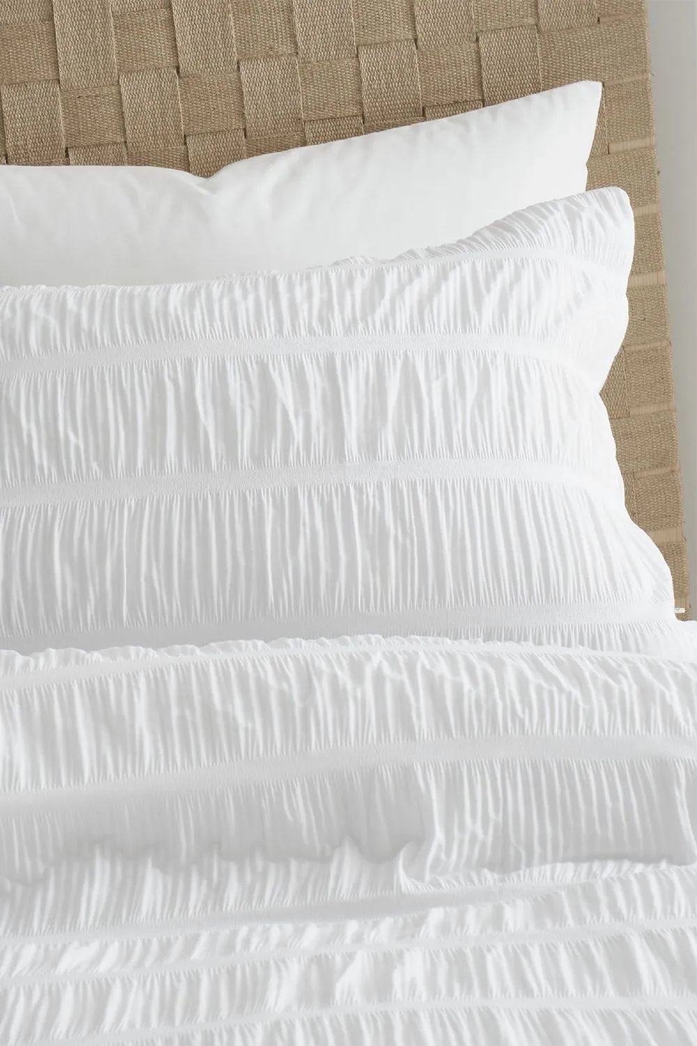 Catherine Lansfield Seersucker Duvet Cover & Pillowcase Set in White 2