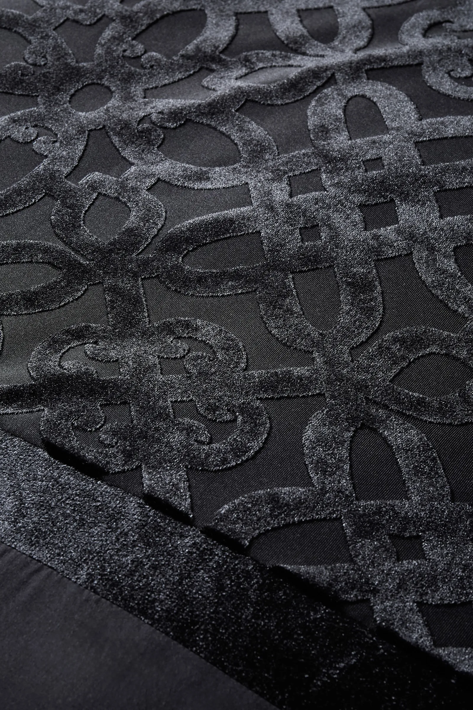 Catherine Lansfield Lattice Cut Velvet Duvet Set in Black 3